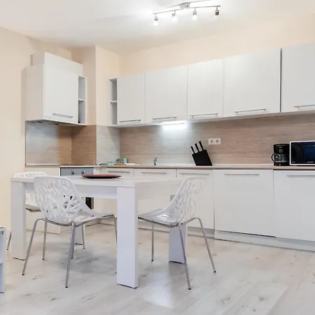 Apartment ат - Pool View Varna